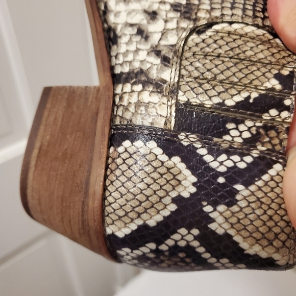 NWOT Madewell Sonia Snakeprint Leather Chelsea Booties Size 9 - Picture 11 of 14